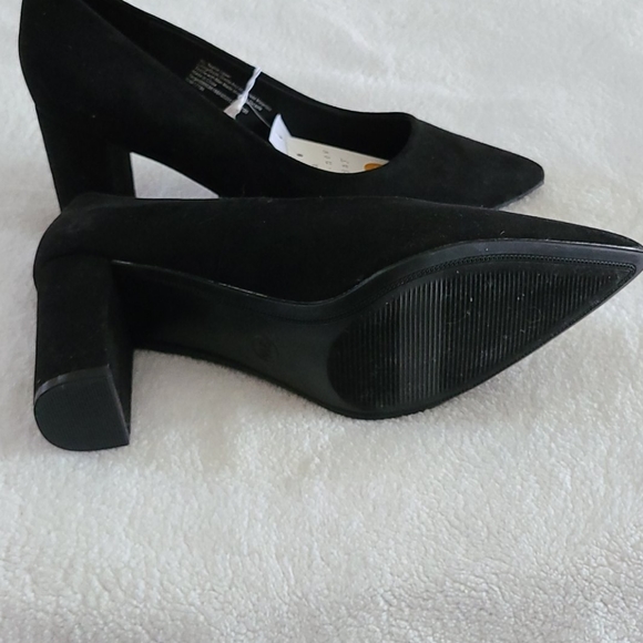 Shoes - Picture 3 of 5